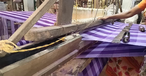 ഖാദി നെയ്ത്തുകേന്ദ്രത്തില്‍ ജോലി നേടാം
